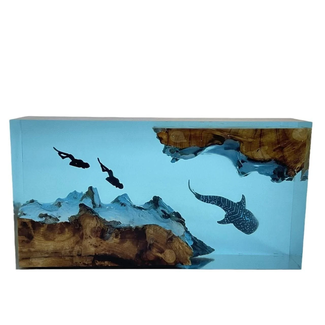 Resin art ocean décor piece - Image 3