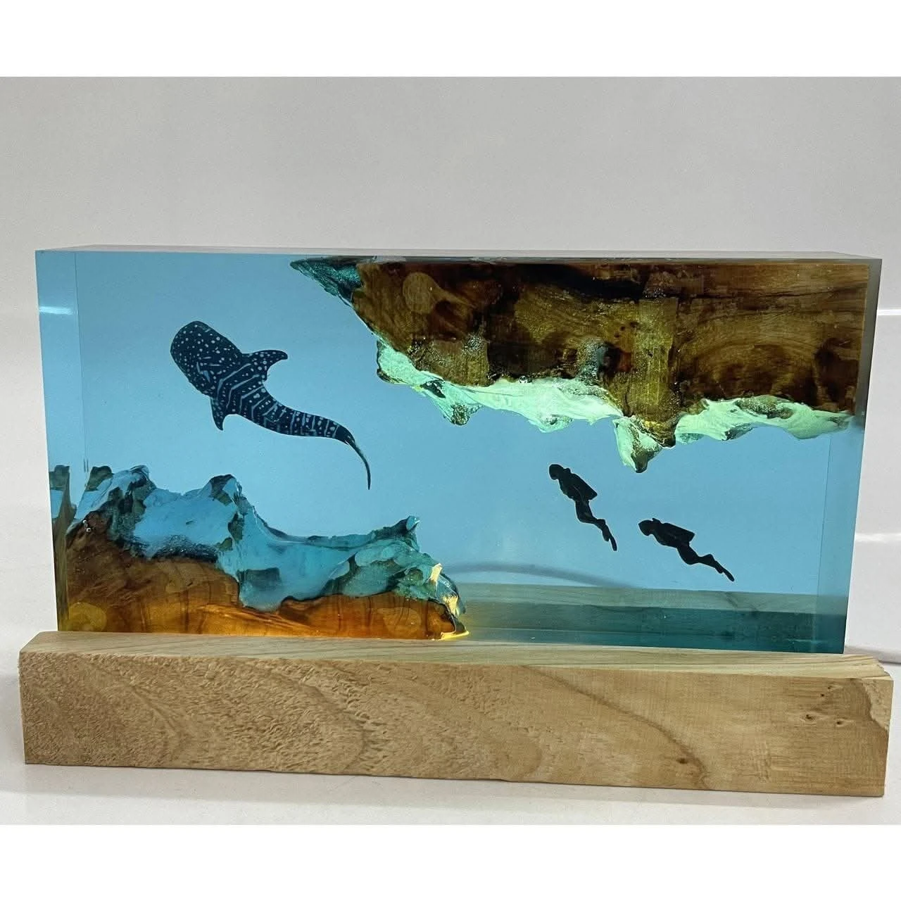 Resin art ocean décor piece - Image 2
