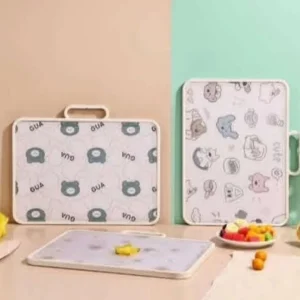 Flat chopping surface on one side and a foldable design