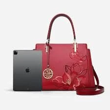 stylish women’s handbag - Image 3